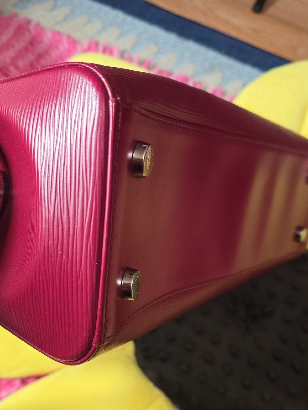 Louis Vuitton Epi Leather Shoulder Bag - Picture 11 of 17